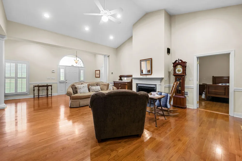 1855 Kings Chapel Rd Cadiz, KY 42211