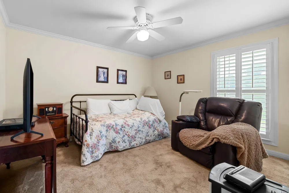 1855 Kings Chapel Rd Cadiz, KY 42211