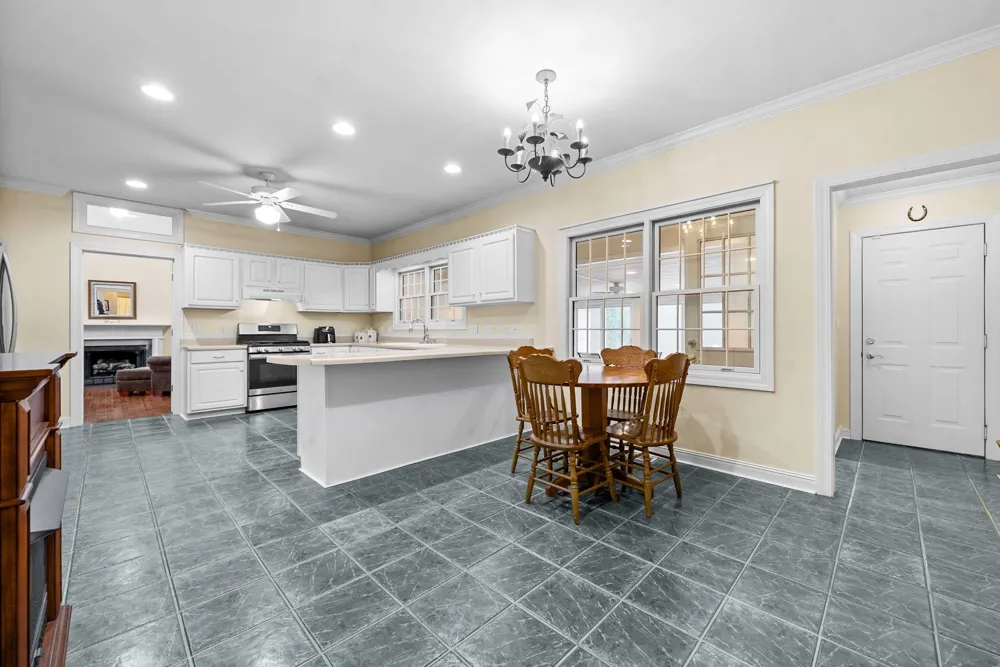 1855 Kings Chapel Rd Cadiz, KY 42211