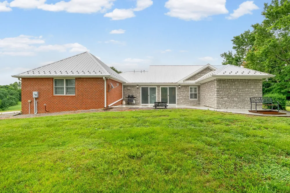1855 Kings Chapel Rd Cadiz, KY 42211