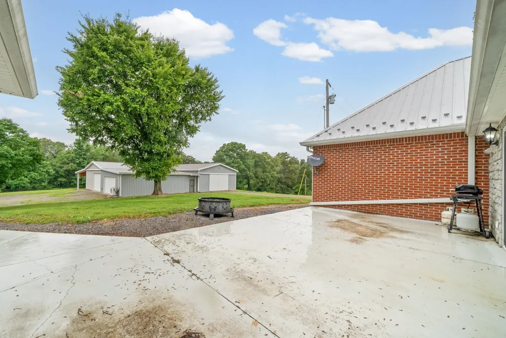 1855 Kings Chapel Rd Cadiz, KY 42211