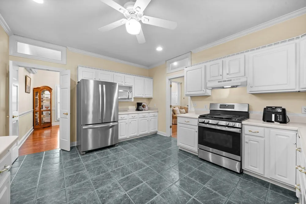 1855 Kings Chapel Rd Cadiz, KY 42211