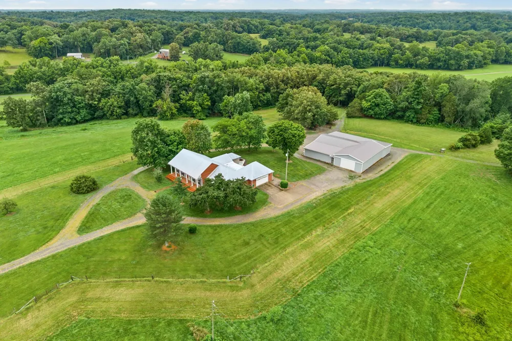 1855 Kings Chapel Rd Cadiz, KY 42211