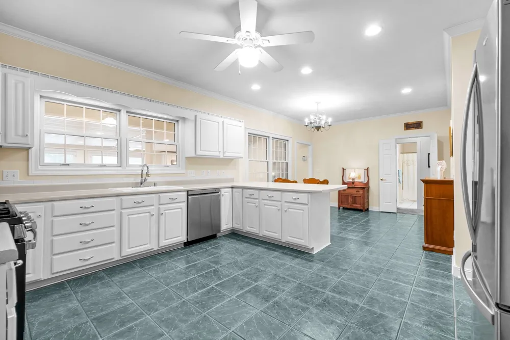 1855 Kings Chapel Rd Cadiz, KY 42211