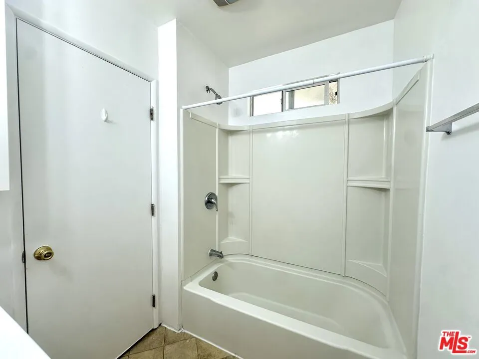 917 Cedar Street #2 Inglewood, CA 90302