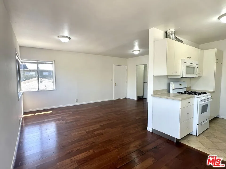 917 Cedar Street #2 Inglewood, CA 90302