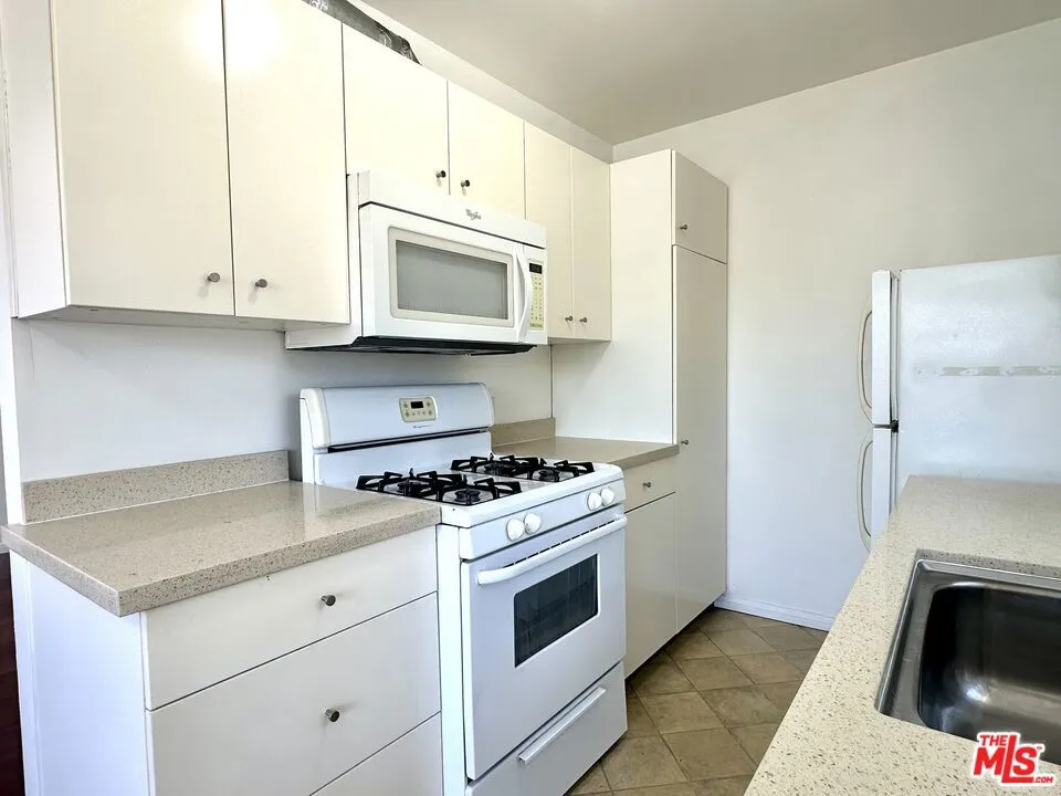 917 Cedar Street #2 Inglewood, CA 90302