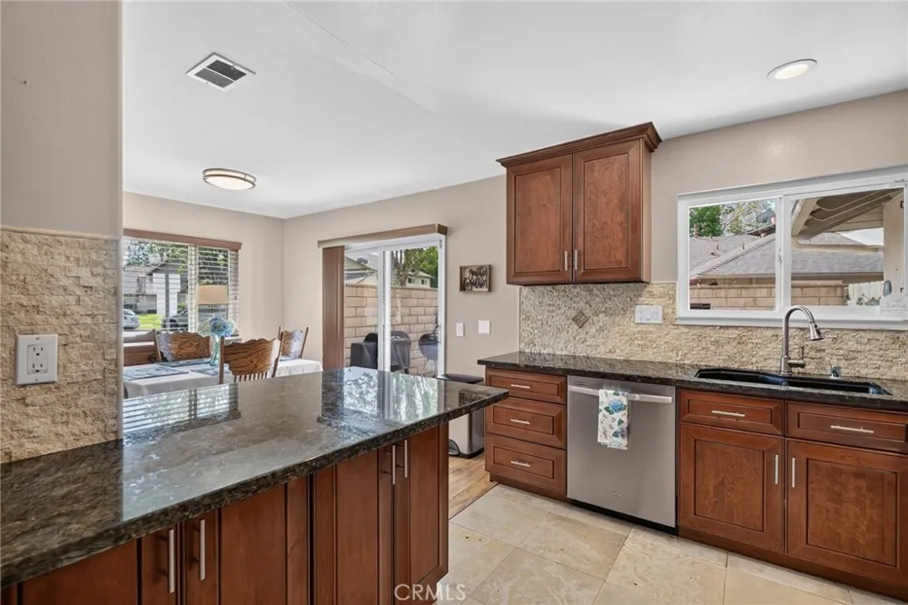 111 E Palmdale Orange, CA 92865