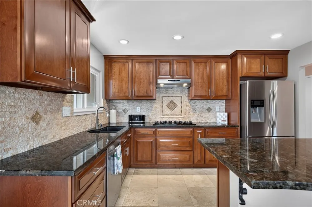 111 E Palmdale Orange, CA 92865