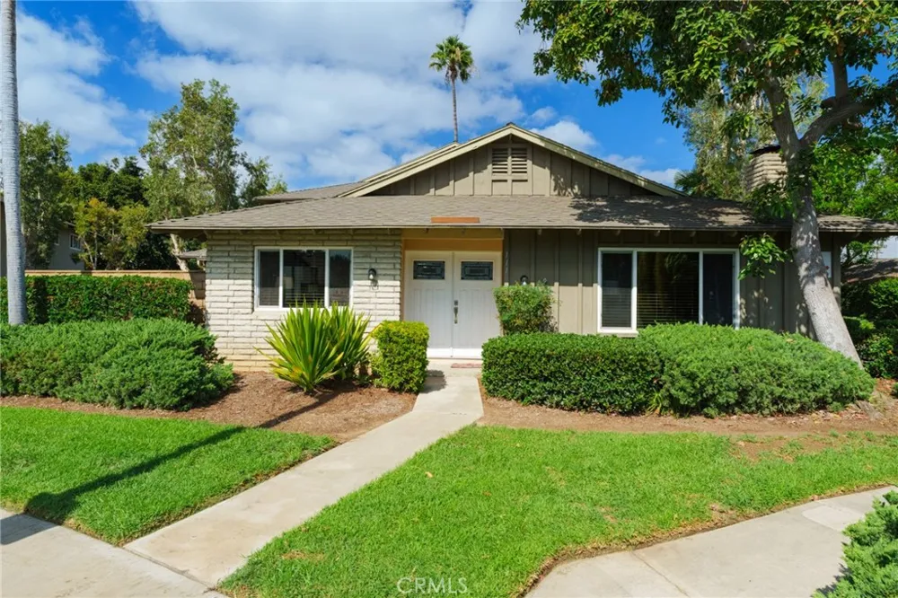 111 E Palmdale Orange, CA 92865