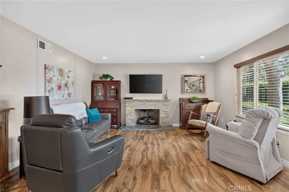 111 E Palmdale Orange, CA 92865