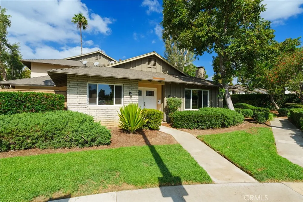 111 E Palmdale Orange, CA 92865