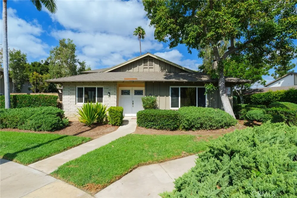 111 E Palmdale Orange, CA 92865