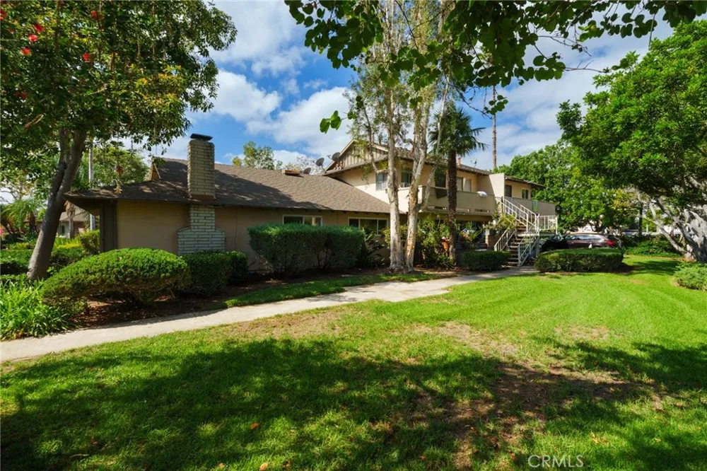 111 E Palmdale Orange, CA 92865