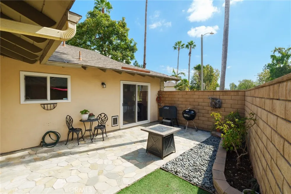 111 E Palmdale Orange, CA 92865
