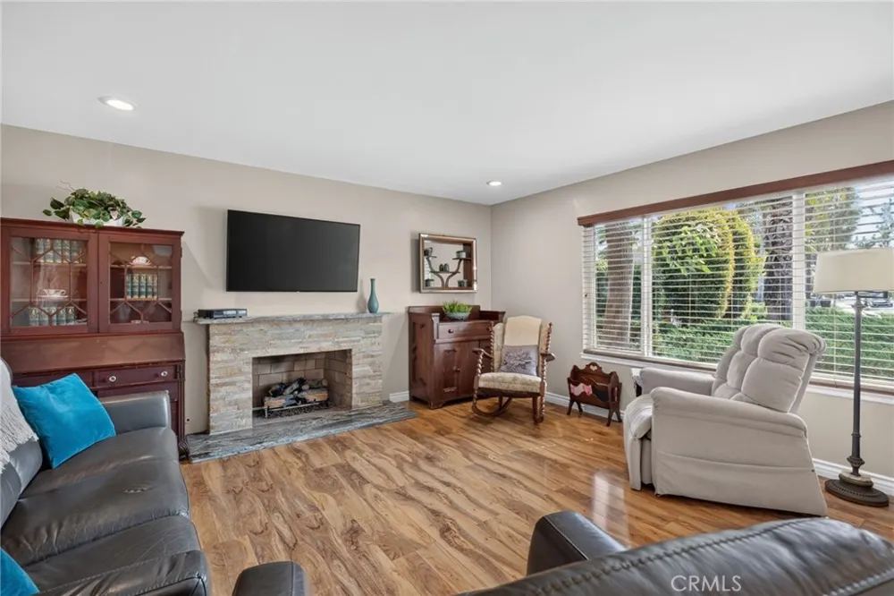 111 E Palmdale Orange, CA 92865