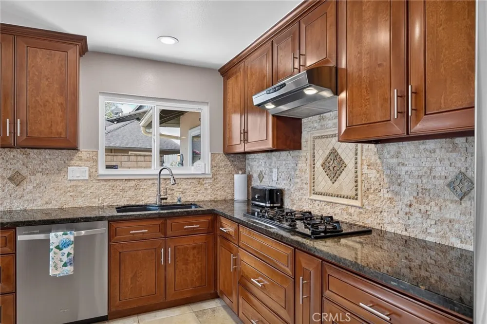 111 E Palmdale Orange, CA 92865
