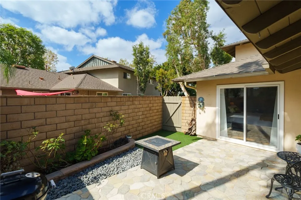 111 E Palmdale Orange, CA 92865