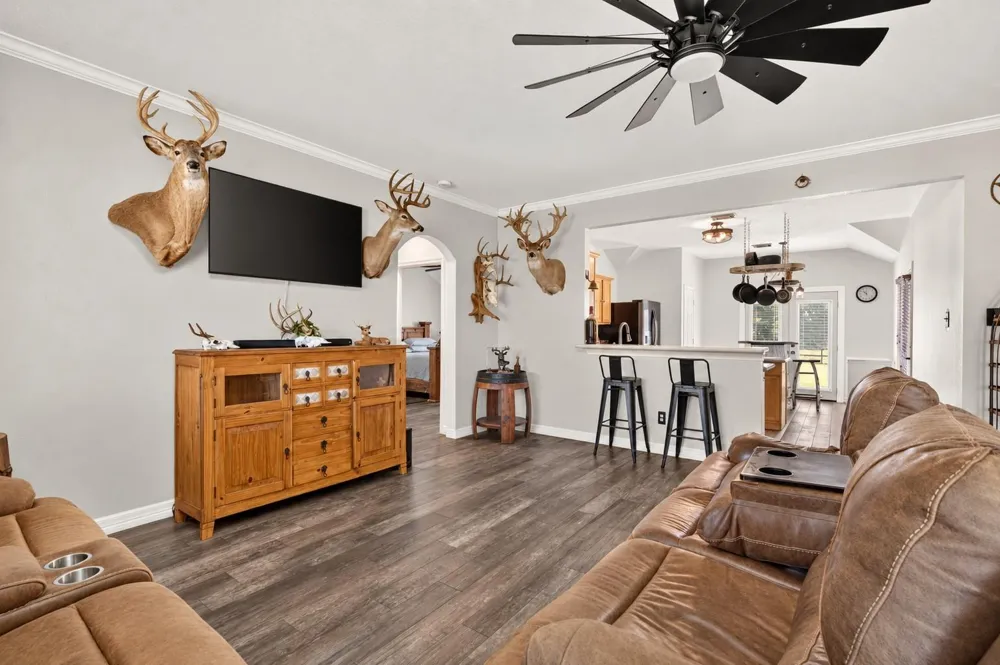 4933 Powers Ln Alvin, TX 77511