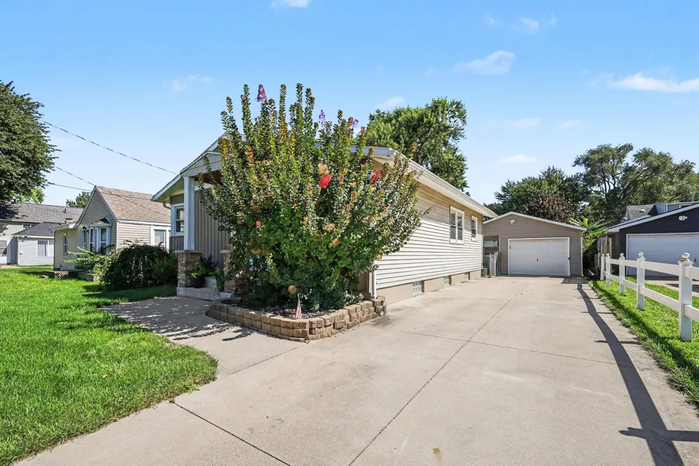 3720 Flamingo Avenue SW Wyoming, MI 49509