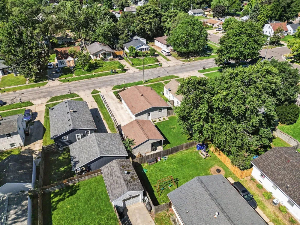 3720 Flamingo Avenue SW Wyoming, MI 49509