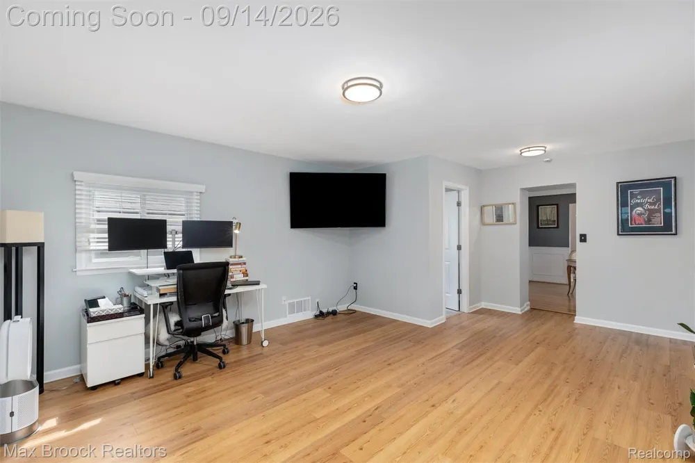 1033 Irving Avenue Royal Oak City, MI 48067