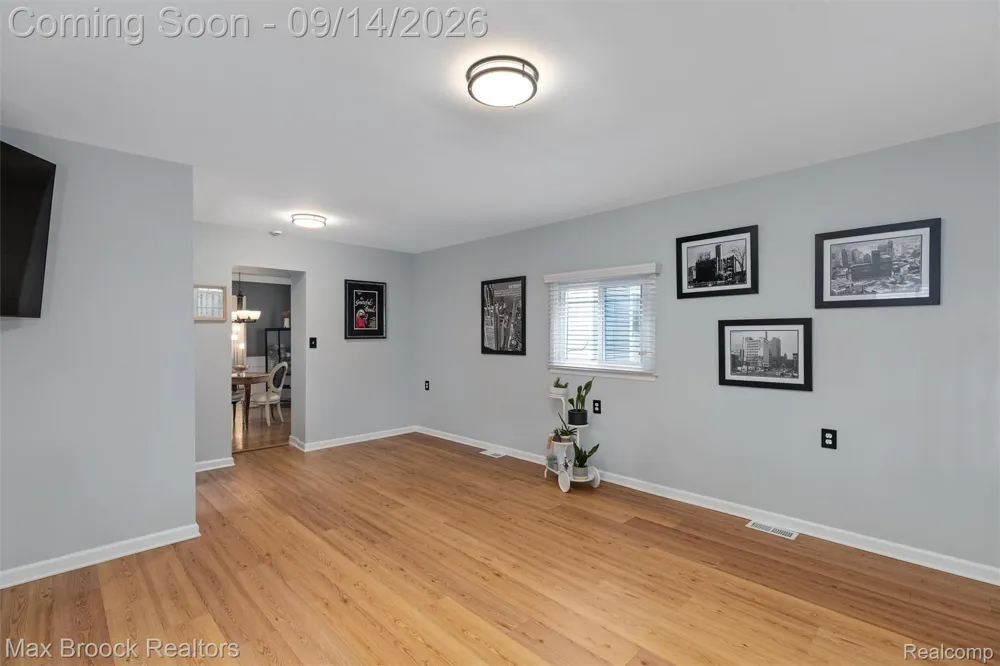 1033 Irving Avenue Royal Oak City, MI 48067