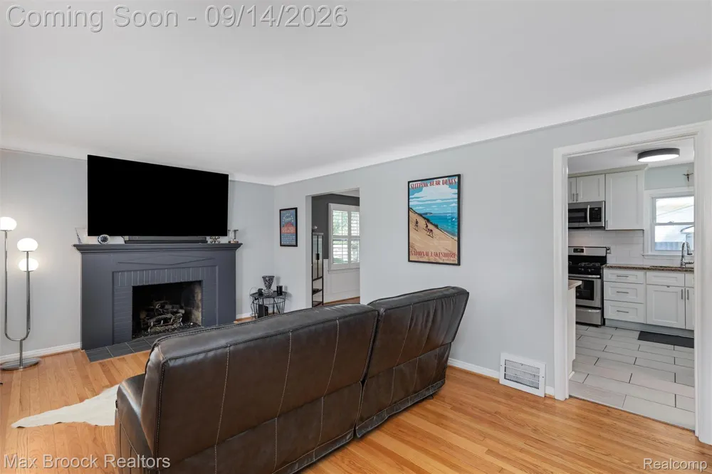 1033 Irving Avenue Royal Oak City, MI 48067