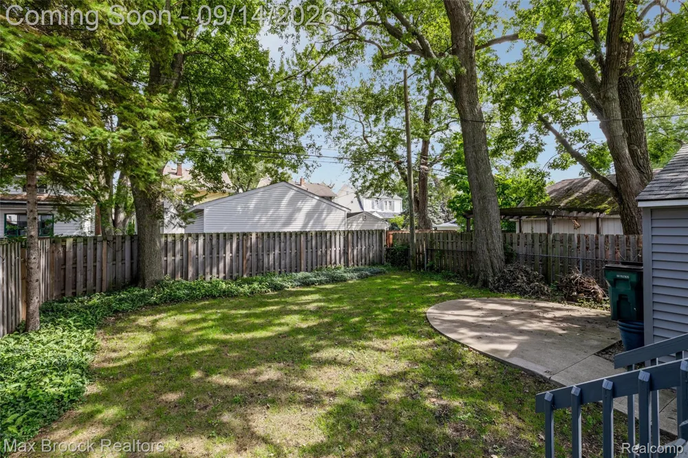 1033 Irving Avenue Royal Oak City, MI 48067