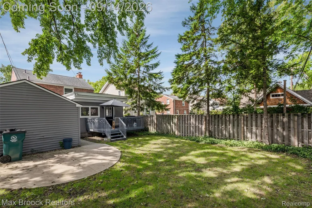 1033 Irving Avenue Royal Oak City, MI 48067