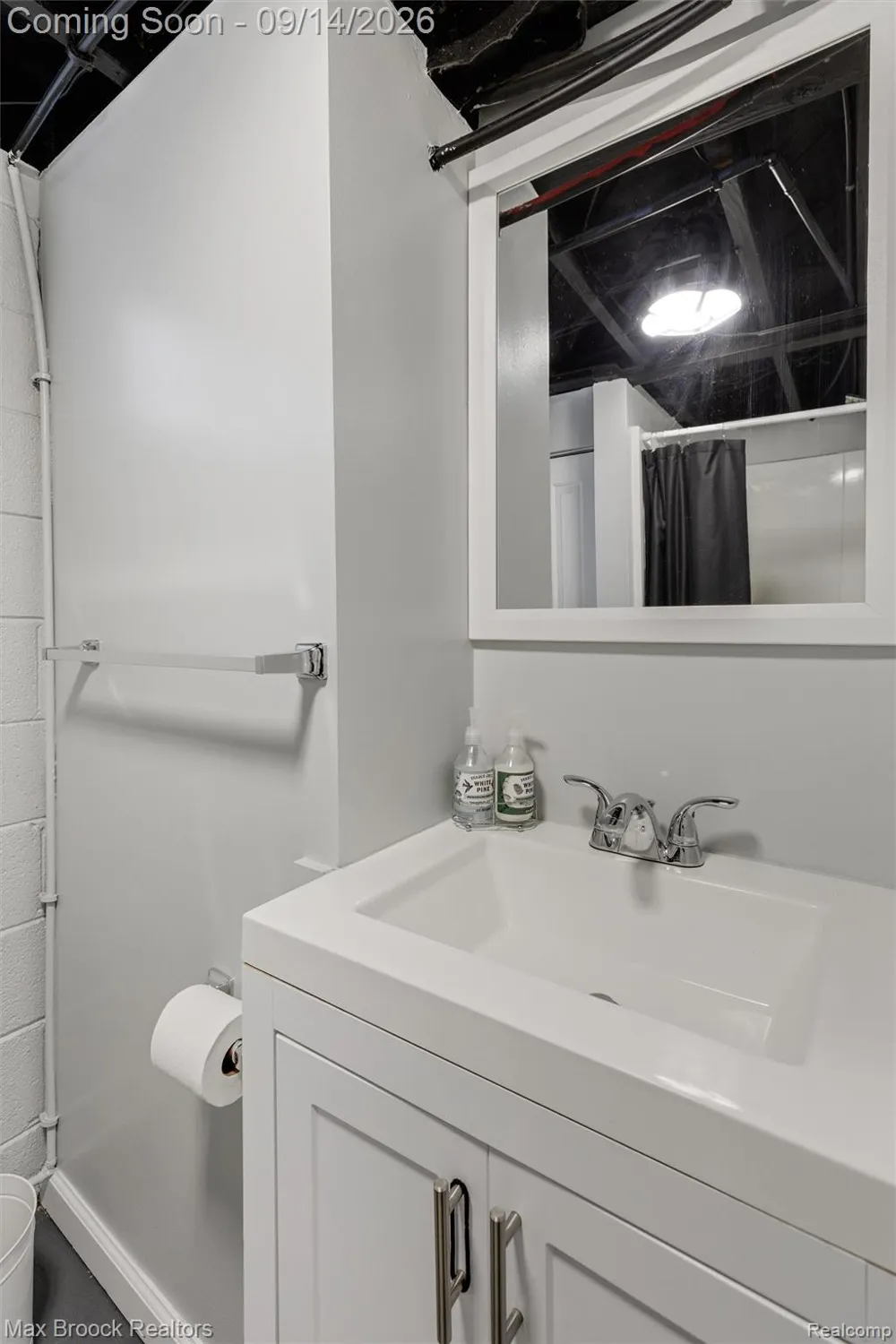1033 Irving Avenue Royal Oak City, MI 48067