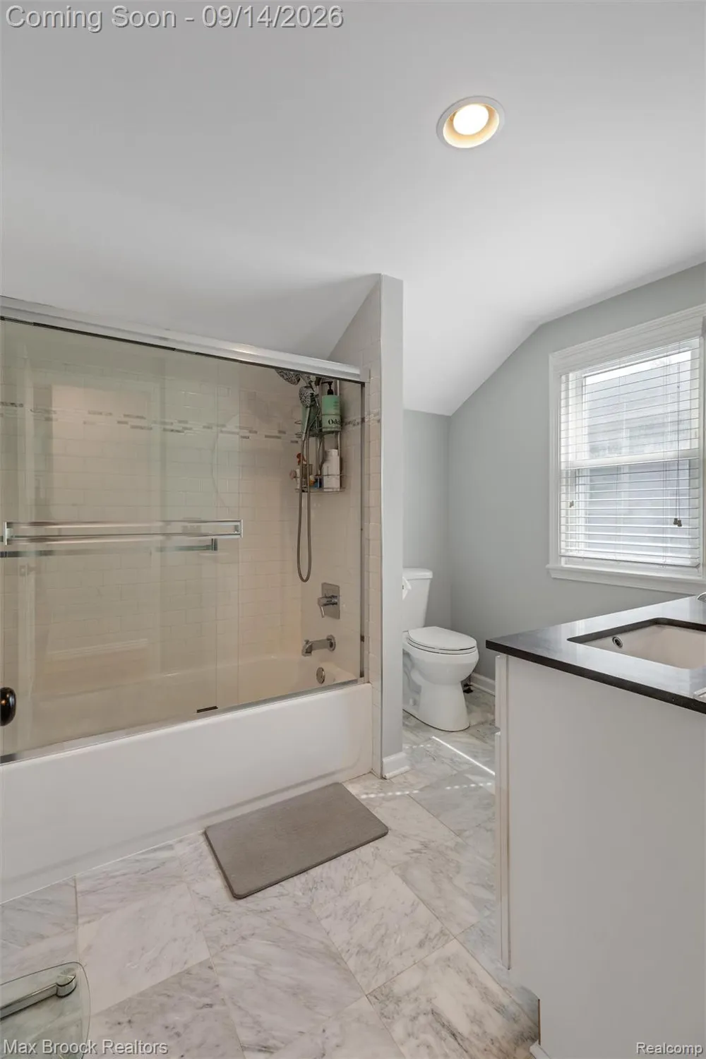 1033 Irving Avenue Royal Oak City, MI 48067