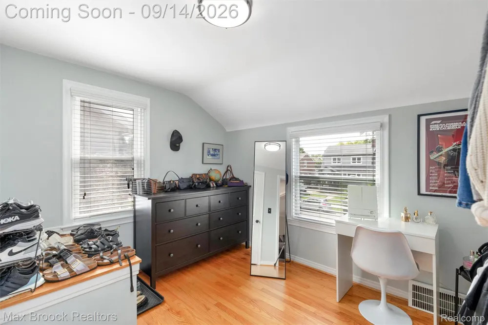 1033 Irving Avenue Royal Oak City, MI 48067