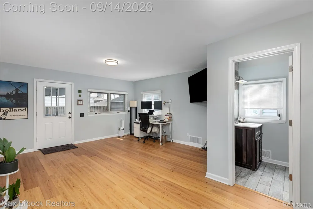 1033 Irving Avenue Royal Oak City, MI 48067
