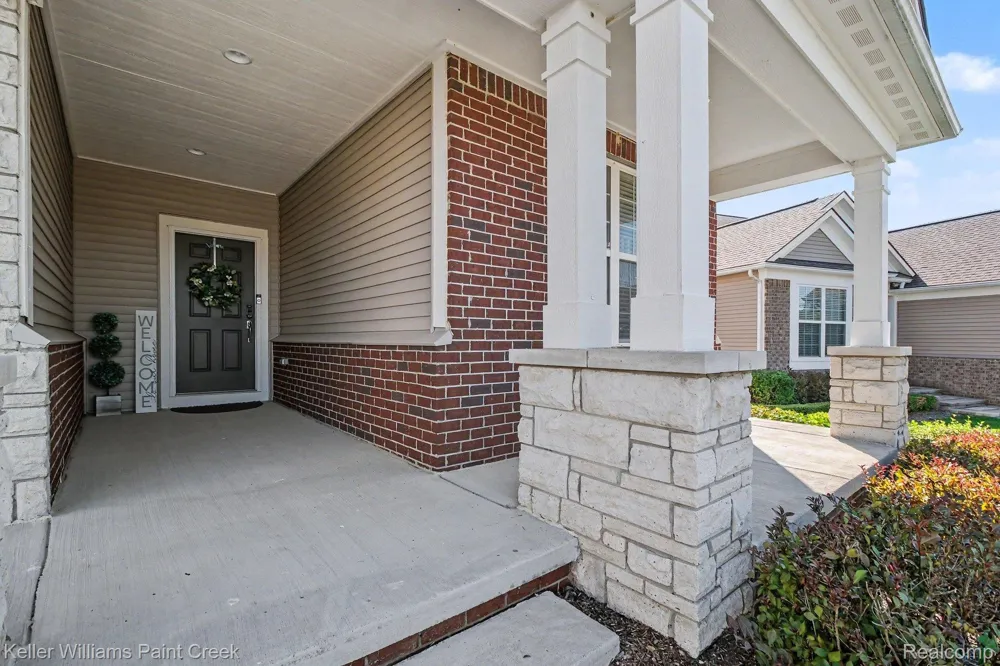 1270 Lark Street Orion Charter Township, MI 48360