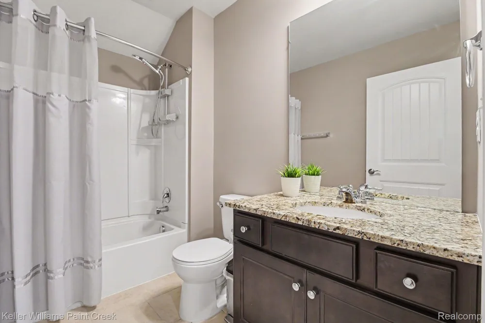1270 Lark Street Orion Charter Township, MI 48360