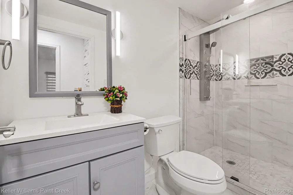 1270 Lark Street Orion Charter Township, MI 48360