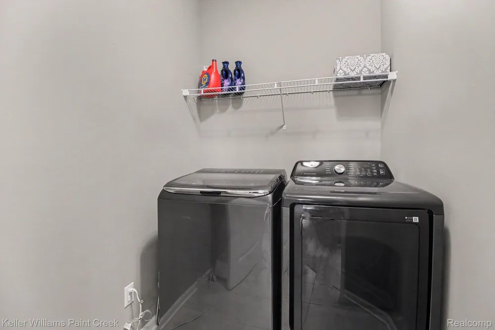 1270 Lark Street Orion Charter Township, MI 48360