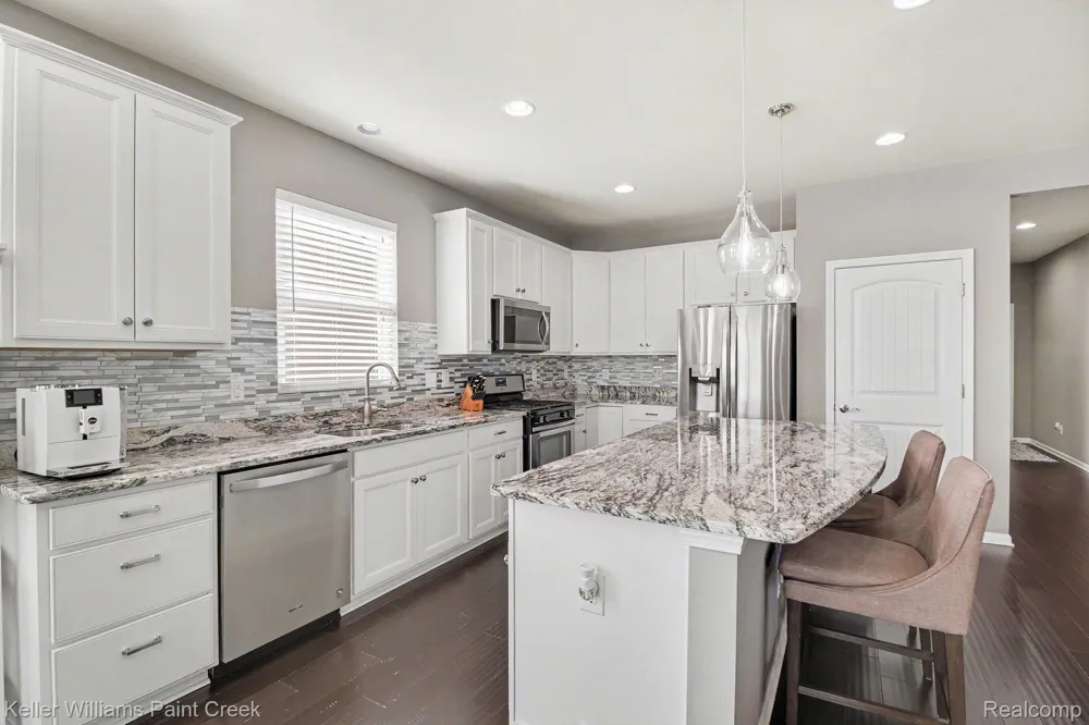 1270 Lark Street Orion Charter Township, MI 48360