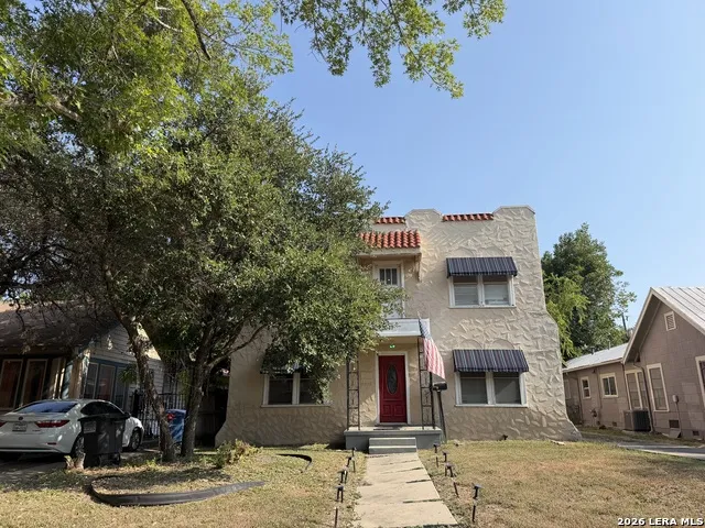 2047 W SUMMIT AVE San Antonio, TX 78201
