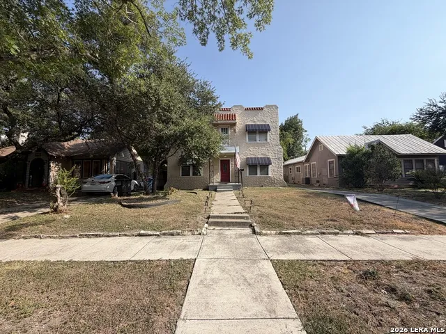 2047 W SUMMIT AVE San Antonio, TX 78201
