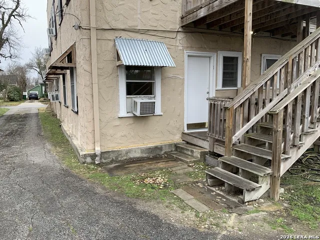 2047 W SUMMIT AVE San Antonio, TX 78201
