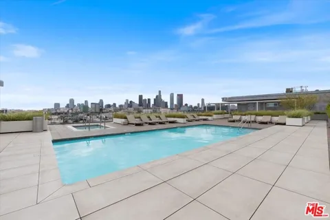 530 S Hewitt Street #326