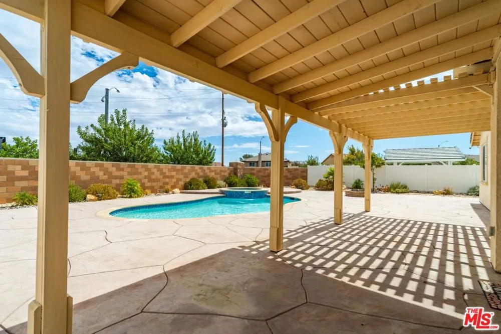 39142 Cocobola Court Palmdale, CA 93551