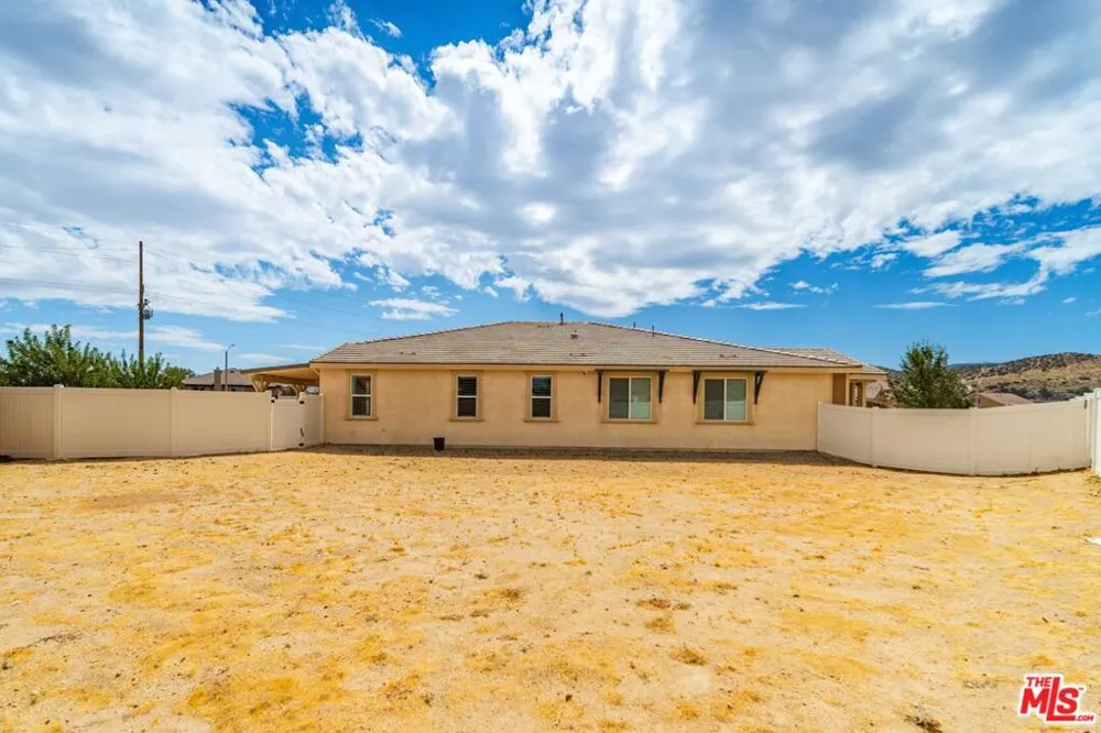39142 Cocobola Court Palmdale, CA 93551
