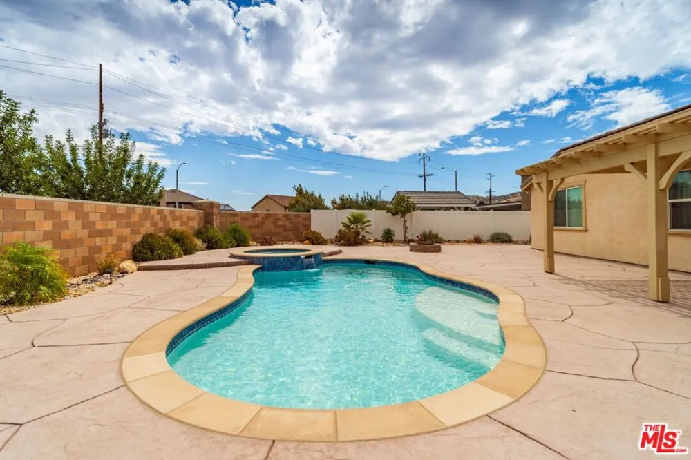 39142 Cocobola Court Palmdale, CA 93551
