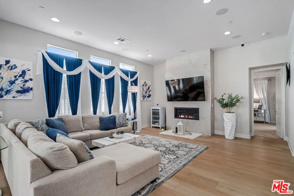 39142 Cocobola Court Palmdale, CA 93551