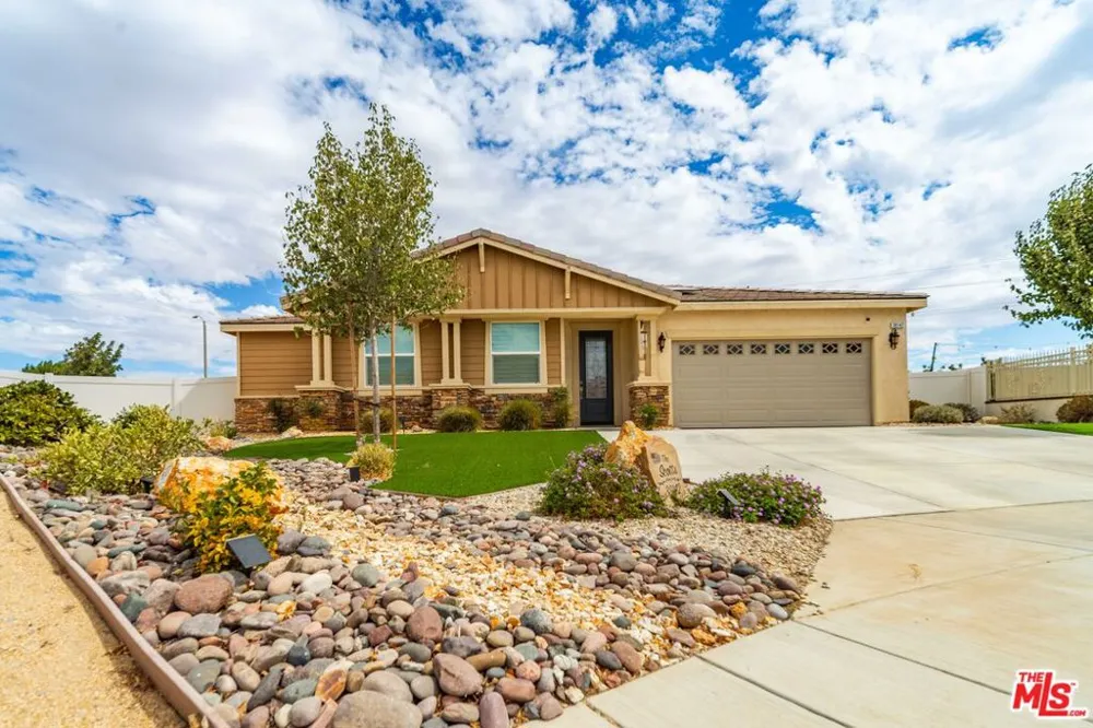 39142 Cocobola Court Palmdale, CA 93551