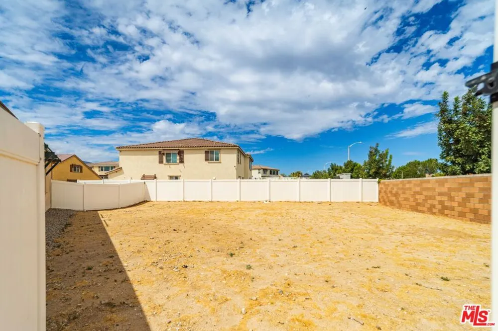 39142 Cocobola Court Palmdale, CA 93551