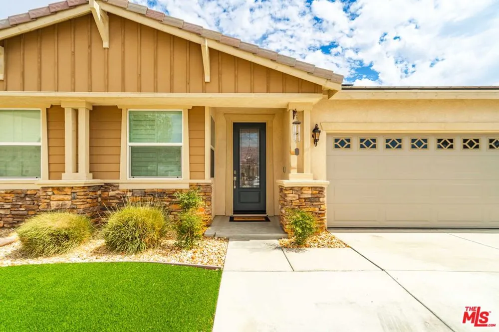 39142 Cocobola Court Palmdale, CA 93551